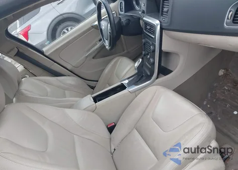 2013 Volvo S60 T5 z USA, uszkodzony, nr VIN YV1612FS5D2219939